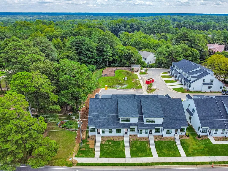 6104 Fox Rd — Photo 3