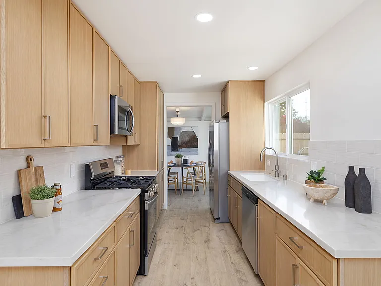 4626 Derrick Dr — Photo 15