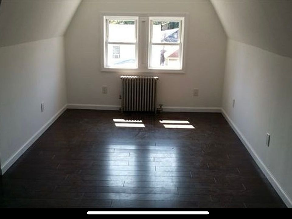 1st image of 10465 127th St #2