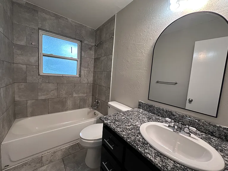 1530 Melrose Dr — Photo 15