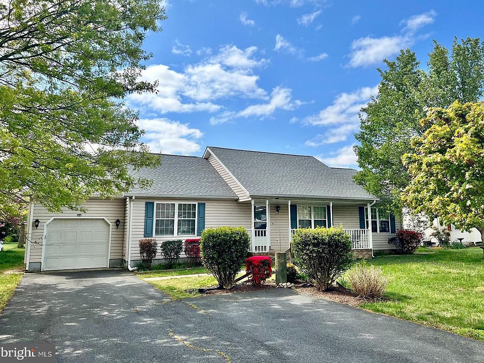 1st image of 47 Radcliffe Dr