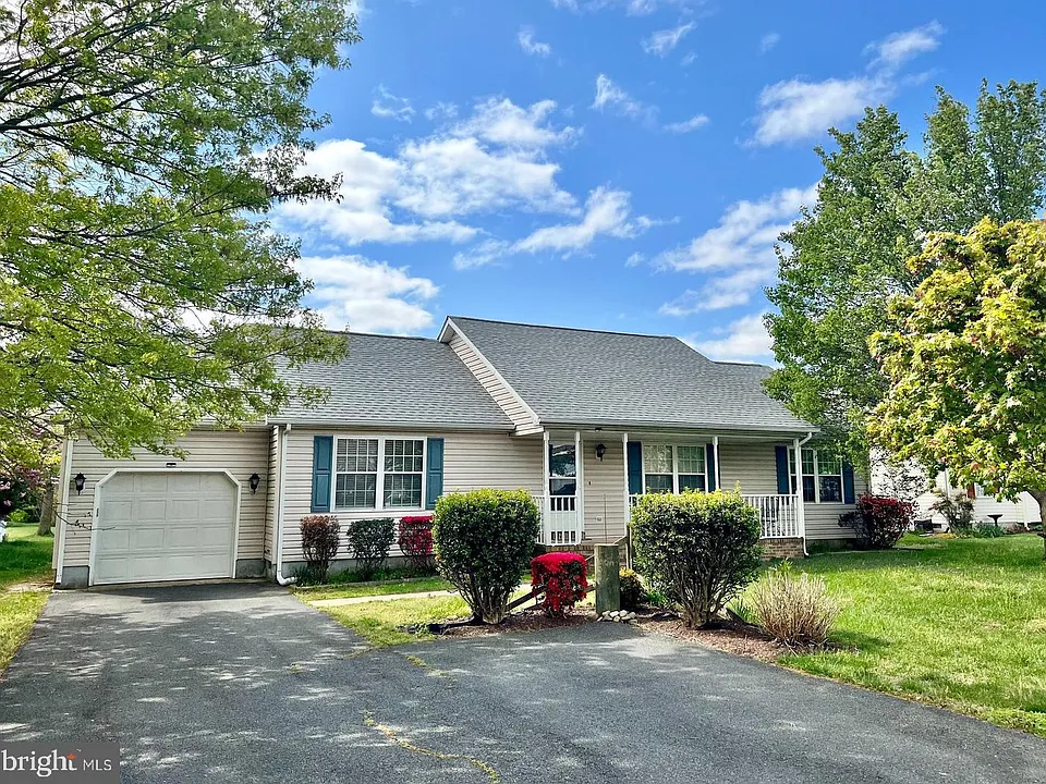 47 Radcliffe Dr