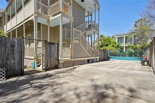 1333 Josephine St Photo 1