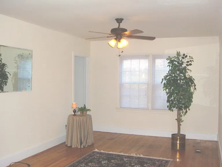 301 Amy Dr NE — Photo 3