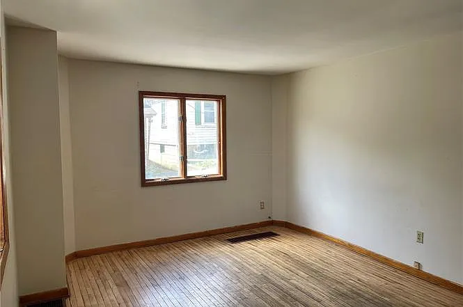 332 Quay St — Photo 13