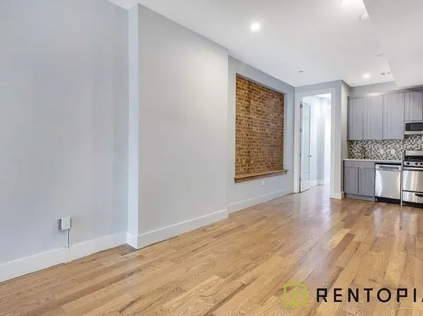 934 Lafayette Avenue image 1 of 10