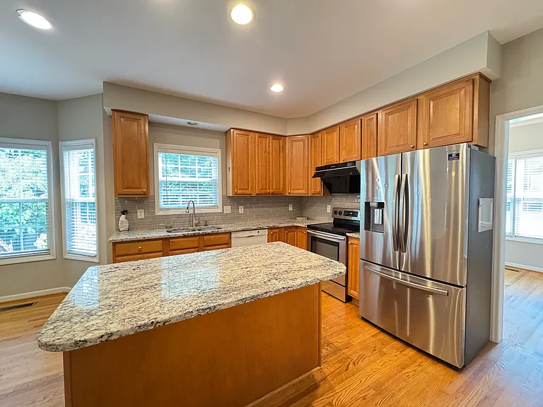 205 Laurens Way — Photo 12