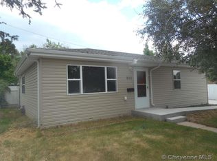 915 Crook Ave, Cheyenne, WY 82001
