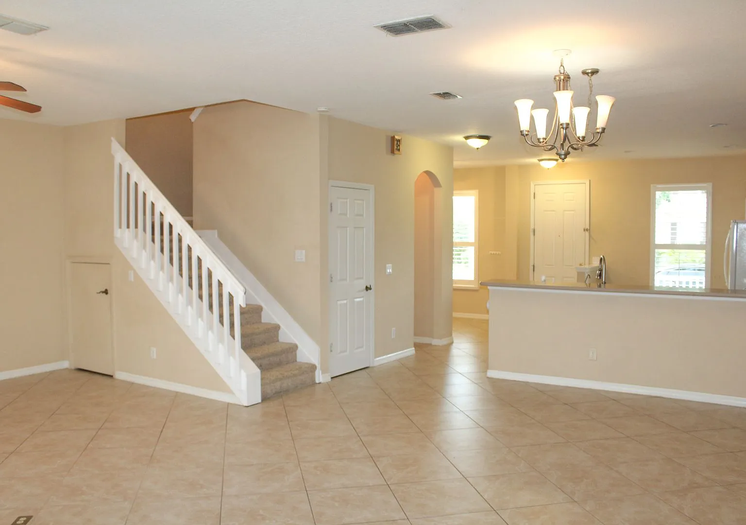 Water & Electricity-Included In Rent! Move In End Of August! Fantastic 3x2.5 With 2 Car Garage!! — Photo 2