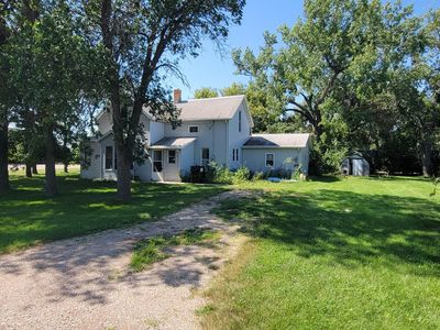 302 3rd Ave SW, Steele, ND, 58482