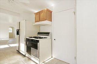 5th image of 204 Winter St