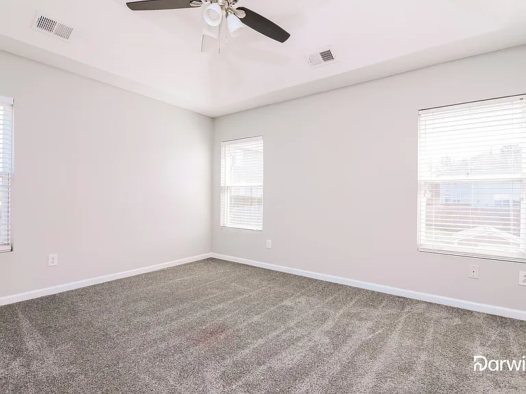 6012 Ladish Ln — Photo 6