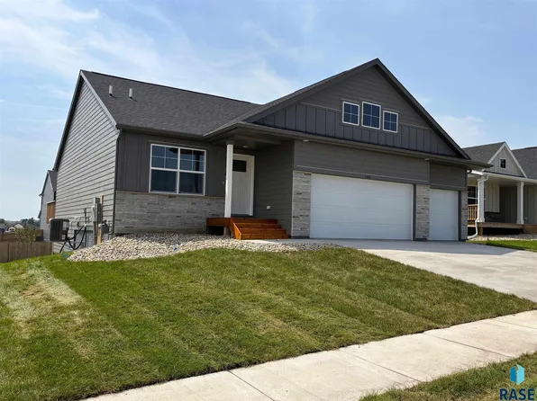 2201 E Alexa St, Brandon, SD 57005