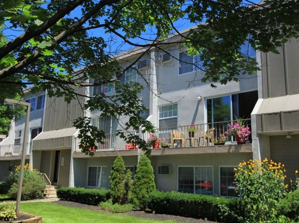 737 Columbia Tpke #2B-1Ba-1200Sqft