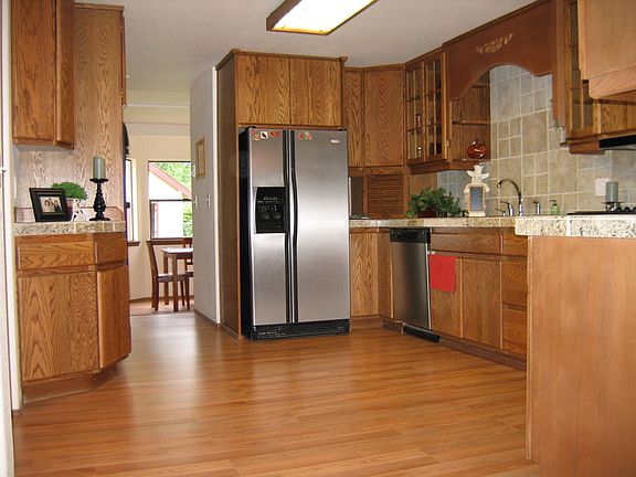 3rd image of 7605 126th St E