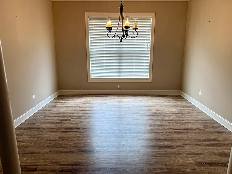 364 Springhill Dr — Photo 5
