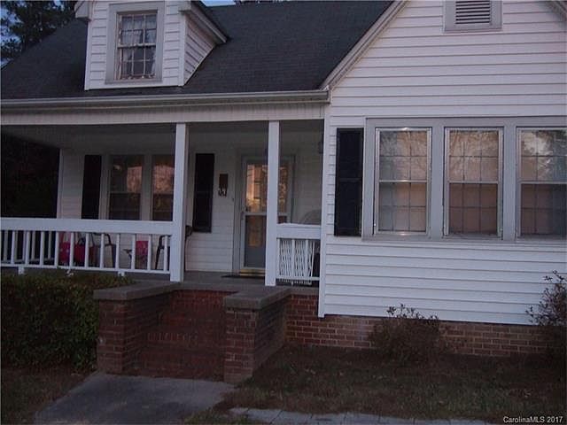 1st image of 115 Taft St