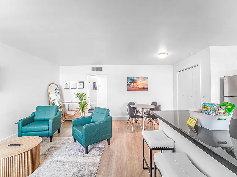 512 Bayshore Dr #202 — Photo 6
