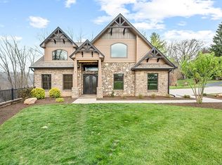 214 Riverview St, Pembroke, VA 24136