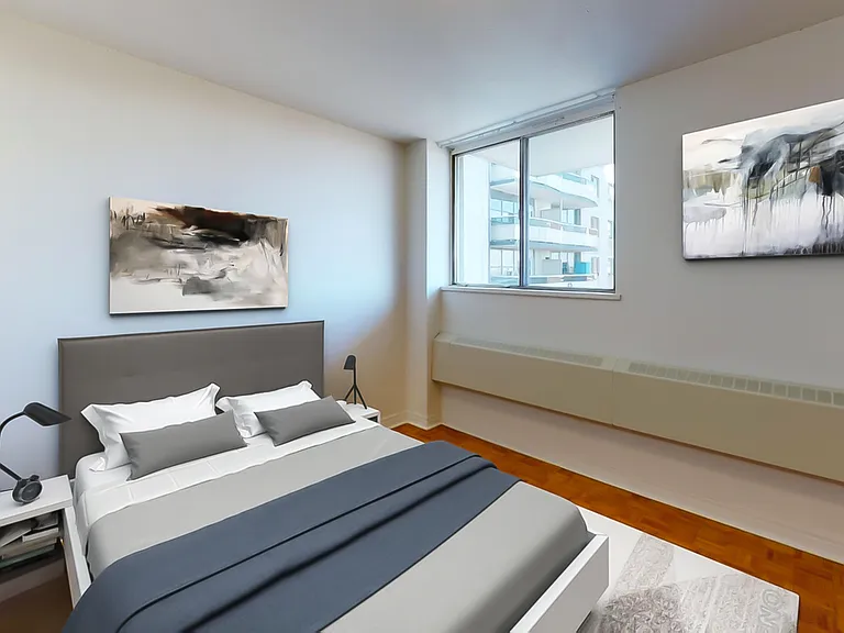 240 Wellesley St E — Photo 11