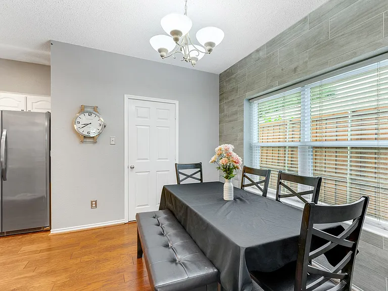 821 Cornell Ln — Photo 10
