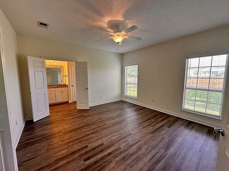 90 Albatross Ct — Photo 16