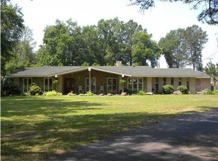 2081 Holtville Rd, Wetumpka, AL 36092