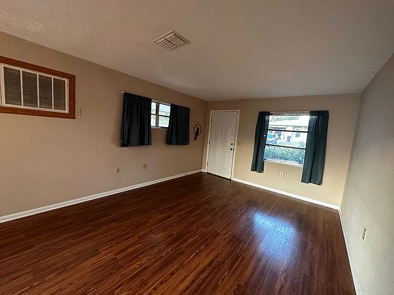 3 New North Ct — Photo 6