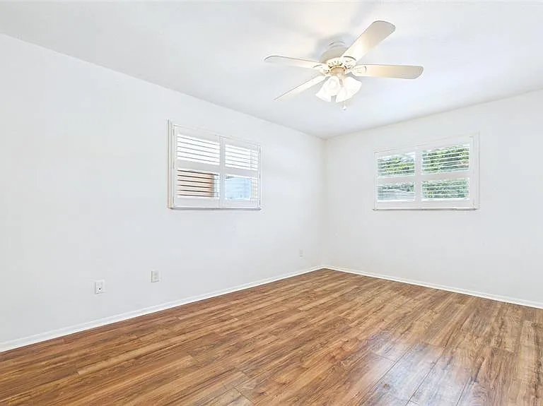 325 Sky Loch Dr W — Photo 17