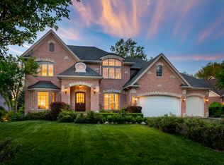 360 Coralynn Ct, Willowbrook, IL