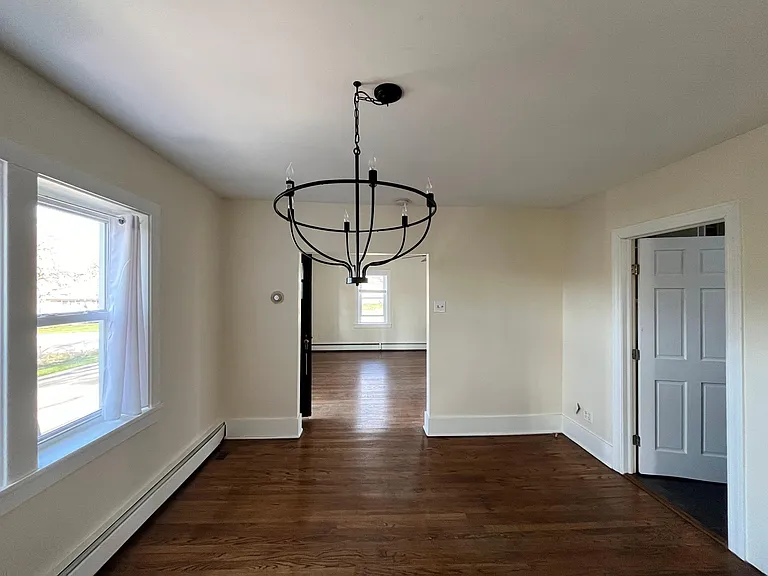 315 S 13th Ave — Photo 3