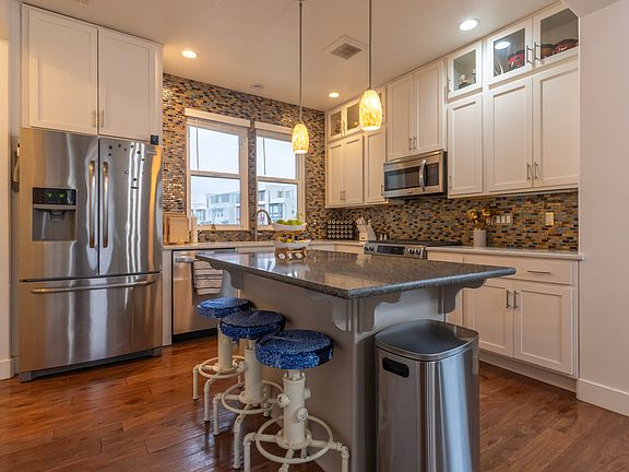 3rd image of 4714 W Daybreak Rim Way