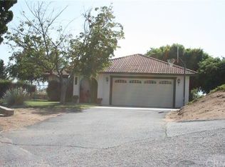 14027 Harvey Ln, Riverside, CA 92503