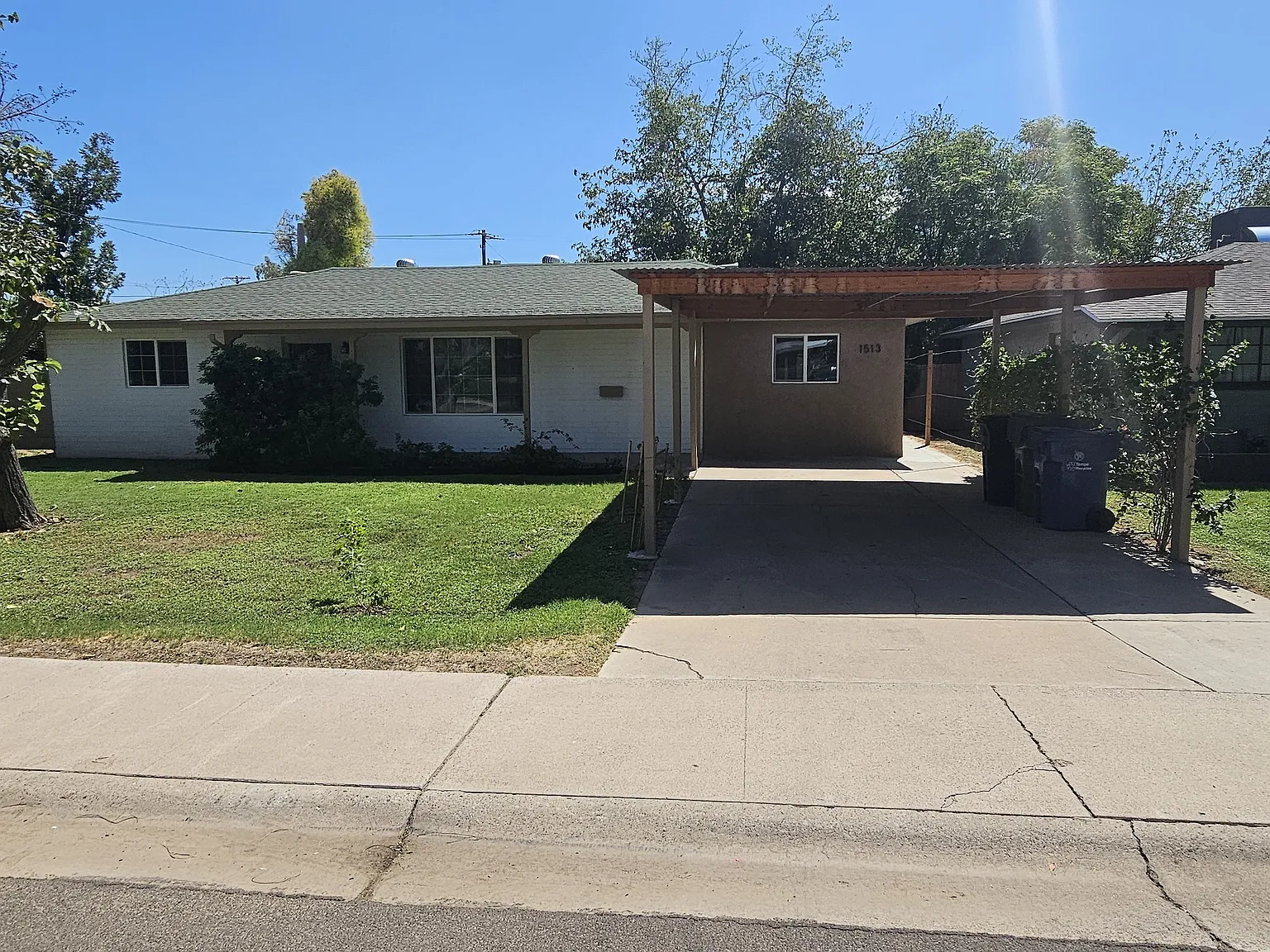 4 bed, 1950 sqft, $2,700 — Photo 1