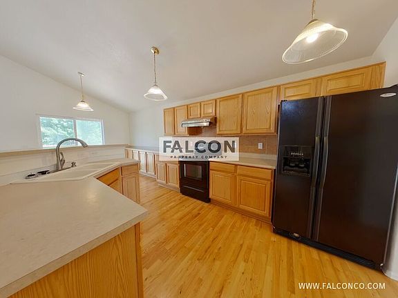 3rd image of 6536 Graymont Dr