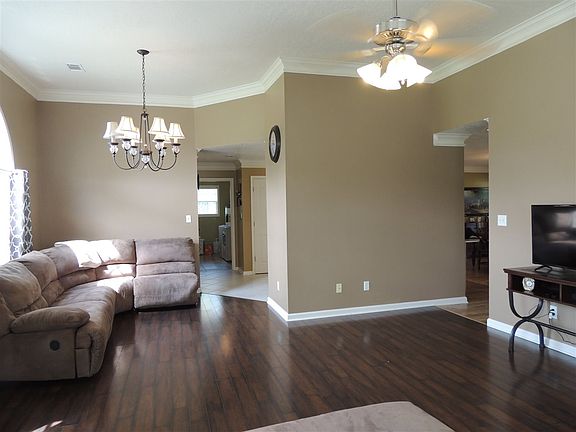 3rd image of 192 Countryview Ln