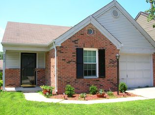 9709 River Oak Ln E, Fishers, IN