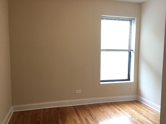 4th image of 5402 N Winthrop Ave #2F