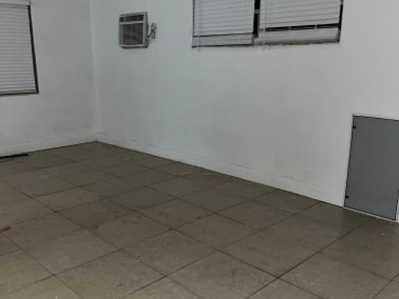 3rd image of 1928 NW 185th St