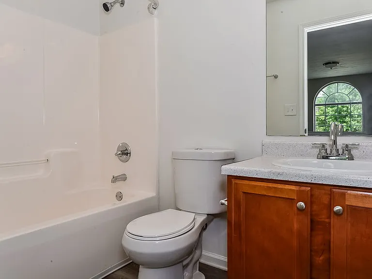 657 Howell Dr — Photo 16