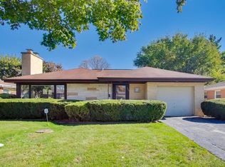 913 S Na Wa Ta Ave, Mount Prospect, IL