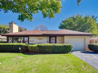 913 S Na Wa Ta Ave, Mount Prospect, IL, 60056