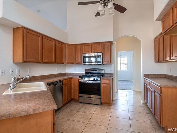 3rd image of 3728 Heather Ave