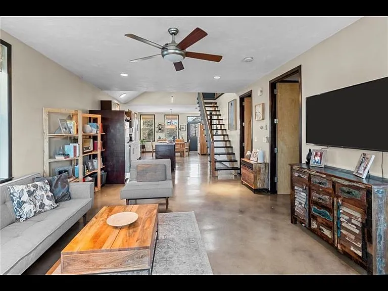 114 Ring St #2 — Photo 3