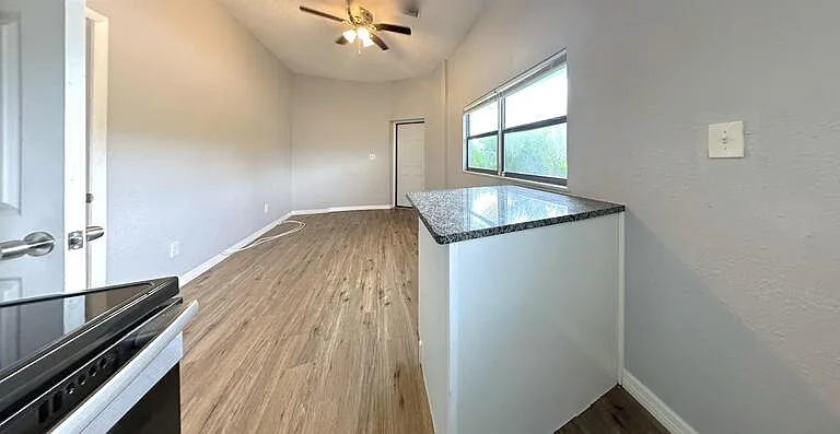 14125 Palm St #3 — Photo 10
