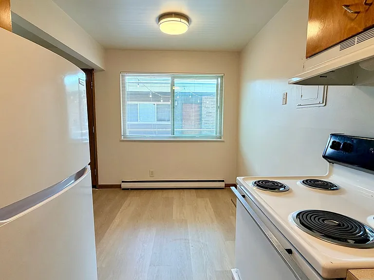 Welcome to Parkwood Apartments! — Photo 10