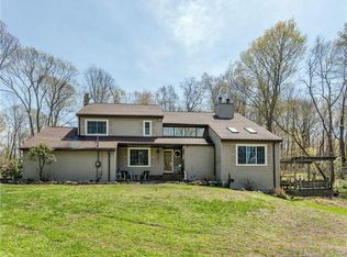 18 Beaver Bog Rd, New Fairfield, CT 06812