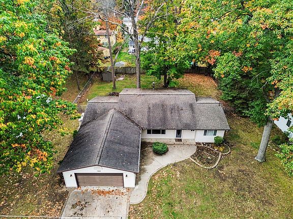 3rd image of 129 Seneca Trl