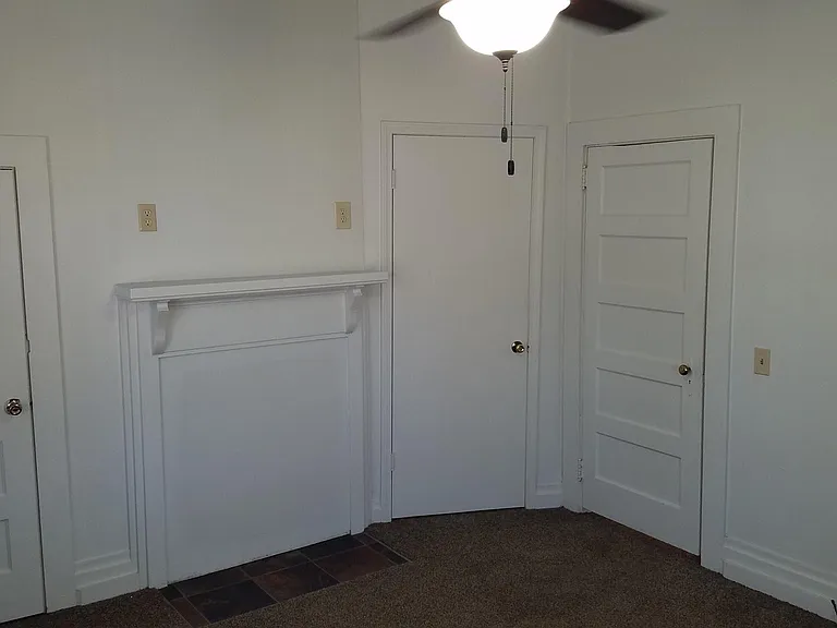 309 N Pine St — Photo 9