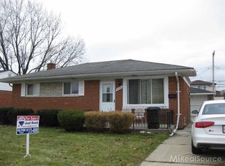 15790 Flanagan St, Roseville, MI 48066